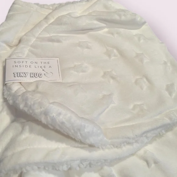 NWT White Tiny Hug Baby Swaddle Star Print Newborn - Picture 2 of 4